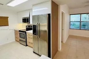 910 Bay Dr, Miami Beach, FL 33141 - Photo 16