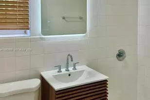 910 Bay Dr, Miami Beach, FL 33141 - Photo 22