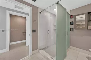 2950 NE 188th St, Aventura, FL 33180 - Photo 26