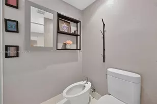 2950 NE 188th St, Aventura, FL 33180 - Photo 24