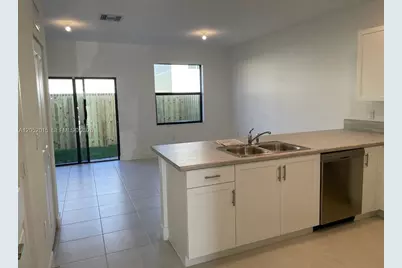 825 NE 211th St #825, Miami, FL 33179 - Photo 6