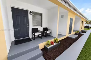 1723 Wiley St, Hollywood, FL 33020 - Photo 2