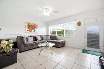 9101 Sunrise Lakes Blvd #218, Sunrise, FL 33322 - Photo 2