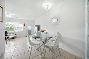 9101 Sunrise Lakes Blvd, Sunrise, FL 33322 - Photo 4