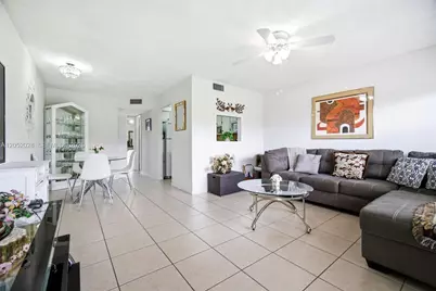 9101 Sunrise Lakes Blvd #218, Sunrise, FL 33322 - Photo 1