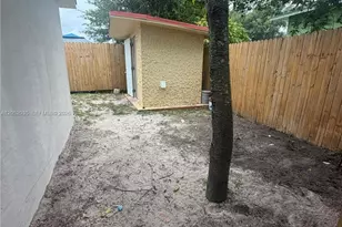 2002 NW 87th St, Miami, FL 33147 - Photo 24
