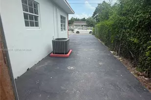 2002 NW 87th St, Miami, FL 33147 - Photo 28