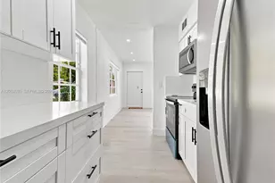 2002 NW 87th St, Miami, FL 33147 - Photo 20