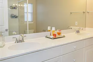 1649 Hawthorne Pl, Wellington, FL 33414 - Photo 8