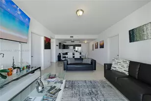 90 SW 3rd St, Miami, FL 33130 - Photo 2