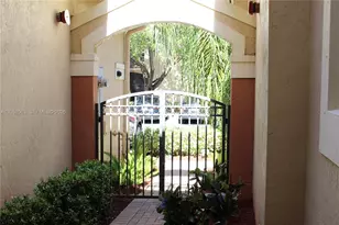 4258 Vineyard Cir, Weston, FL 33332 - Photo 2