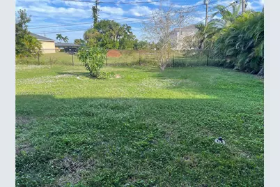 737 Sesame Ct, Cape Coral, FL 33904 - Photo 12