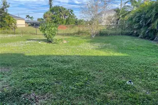 737 Sesame Ct, Cape Coral, FL 33904 - Photo 12
