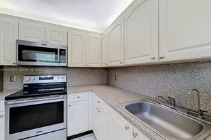 13300 SW 1st St, Pembroke Pines, FL 33027 - Photo 12