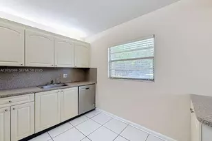13300 SW 1st St, Pembroke Pines, FL 33027 - Photo 20