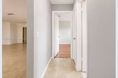 9320 NW 13th St, Pembroke Pines, FL 33024 - Photo 16