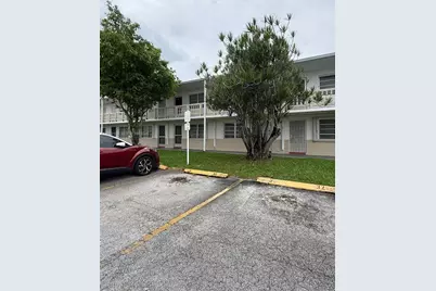 20210 NE 2nd Ave #V4, Miami Gardens, FL 33179 - Photo 18