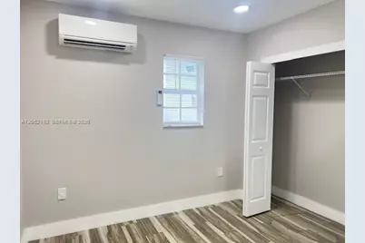 922 NW 2nd St #2, Miami, FL 33128 - Photo 2