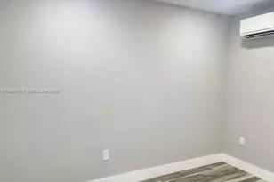 922 NW 2nd St, Miami, FL 33128 - Photo 8