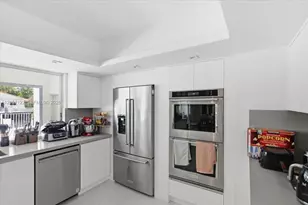 3321 NE 170th St, North Miami Beach, FL 33160 - Photo 40