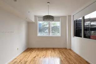 253 NE 2nd St, Miami, FL 33132 - Photo 8