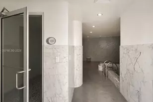 253 NE 2nd St, Miami, FL 33132 - Photo 24