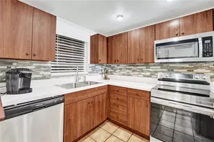 9480 Tangerine Pl, Davie, FL 33324 - Photo 8