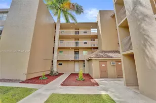 9480 Tangerine Pl, Davie, FL 33324 - Photo 2