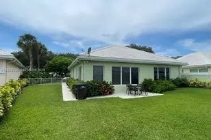 1020 Bear Island Dr, West Palm Beach, FL 33409 - Photo 4