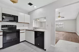 7626 Tahiti Ln, Lake Worth, FL 33467 - Photo 10