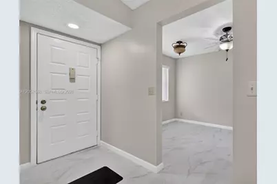 7626 Tahiti Ln #204, Lake Worth, FL 33467 - Photo 8
