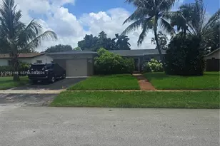 8291 NW 17th Ct, Pembroke Pines, FL 33024 - Photo 4