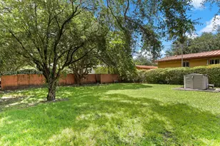 640 Cardinal St, Miami Springs, FL 33166 - Photo 10