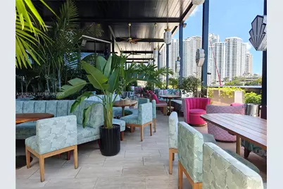 999 Brickell Bay Dr #1904, Miami, FL 33131 - Photo 12