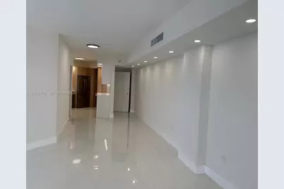 999 Brickell Bay Dr #1904, Miami, FL 33131 - Photo 32