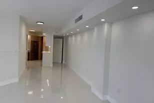 999 Brickell Bay Dr, Miami, FL 33131 - Photo 32