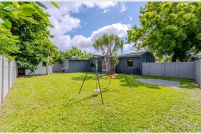1120 S 28th Ave, Hollywood, FL 33020 - Photo 30