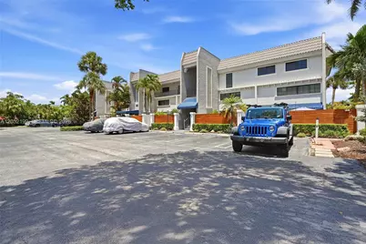 801 Palm Trl #10, Delray Beach, FL 33483 - Photo 4