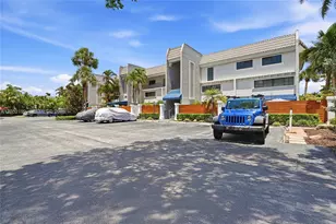 801 Palm Trail, Delray Beach, FL 33483 - Photo 4