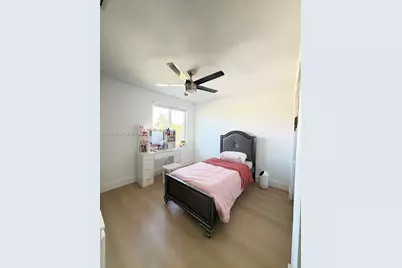 1920 NW 182nd Ter, Pembroke Pines, FL 33029 - Photo 20