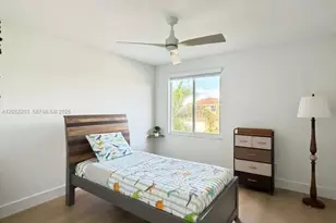 1920 NW 182nd Terrace, Pembroke Pines, FL 33029 - Photo 16