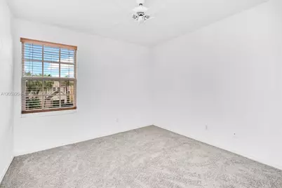 1637 SW 156th Av, Pembroke Pines, FL 33027 - Photo 18