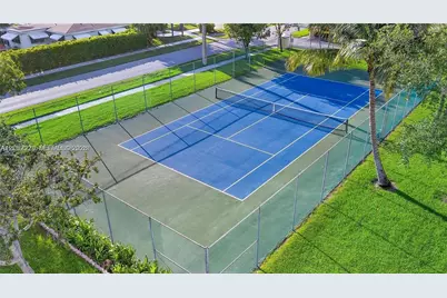 1301 NE 7th #405, Hallandale Beach, FL 33009 - Photo 4