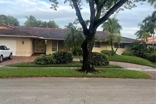 16120 E Troon Cir, Miami Lakes, FL 33014 - Photo 4