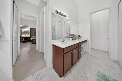 15226 SW 176th Ln, Miami, FL 33187 - Photo 10
