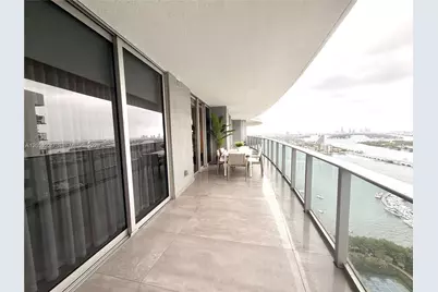 488 NE 18th St #3210, Miami, FL 33132 - Photo 2
