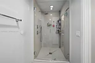 600 NE 27th St, Miami, FL 33137 - Photo 24
