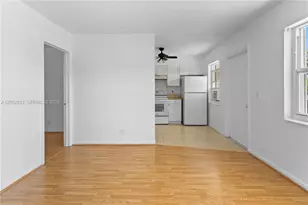 609 NE 6th Ct, Boynton Beach, FL 33435 - Photo 10
