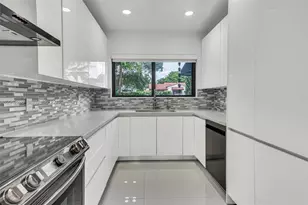 2484 SW 25th St, Miami, FL 33133 - Photo 14
