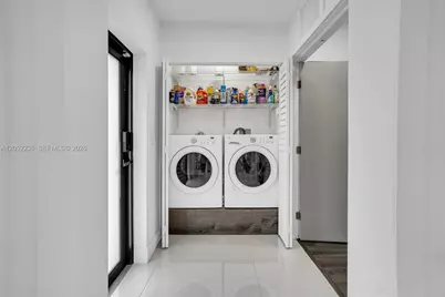 2484 SW 25th St, Miami, FL 33133 - Photo 24
